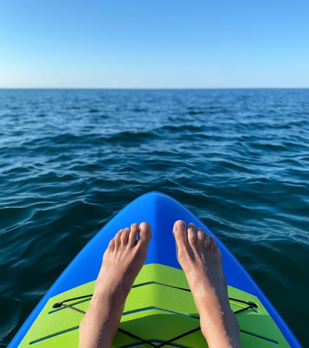 O Capitão James Cook observou o surfe no Havaí em 1778. No entanto, os missionários que chegaram em 1820 desencorajaram a prática, o que fez com que esse esporte quase fosse esquecido naquele território.