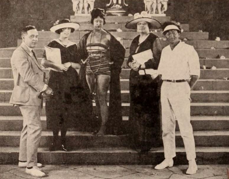 Apesar de Winston não acreditar na maldição e atribuí-la à coincidência, doou a peça ao Museu de História Nacional, convencido por George Switzer, mineralogista do Instituto Smithsonian.