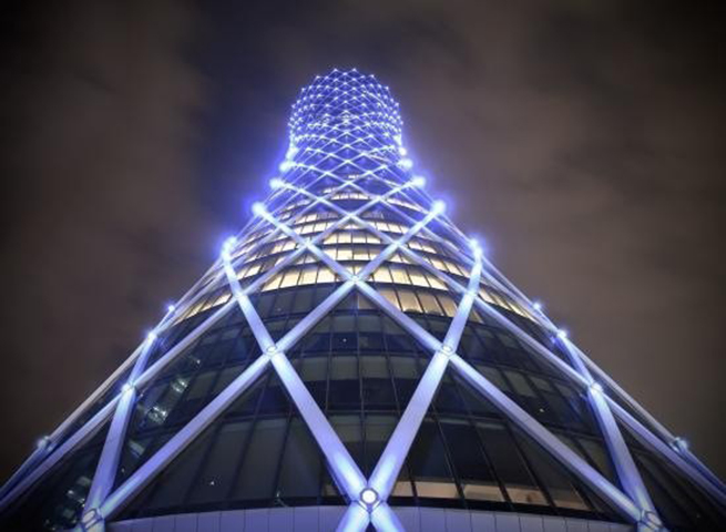 Tornado Tower - O edifício de 200 metros de altura, com 52 andares, em forma de ampulheta tem escritórios, restaurantes e uma academia. 