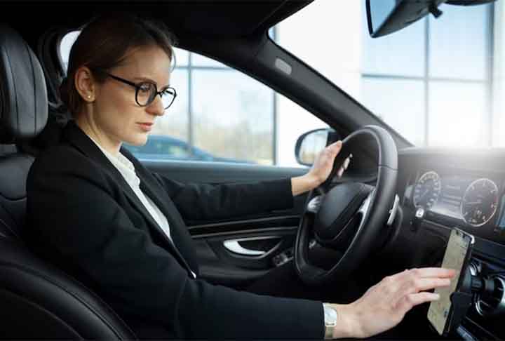 Os motoristas também precisam ter concluído ao menos 100 viagens em outras categorias da plataforma.