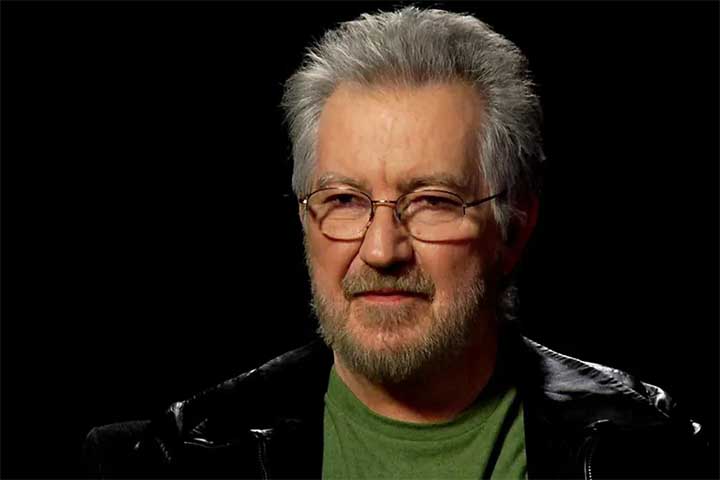 O estilo cru e visceral de Hooper, visto também em filmes como Poltergeist, aliado a uma atmosfera opressiva, redefiniu os limites do subgênero de terror chamado slasher.
