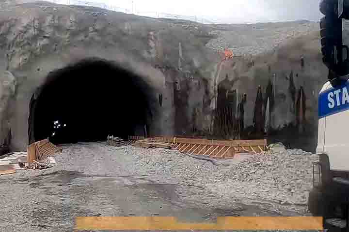 O custo estimado do projeto gira em torno de £ 36 bilhões (cerca de R$ 273,5 bilhões), com aproximadamente 40% financiados pelo governo norueguês.