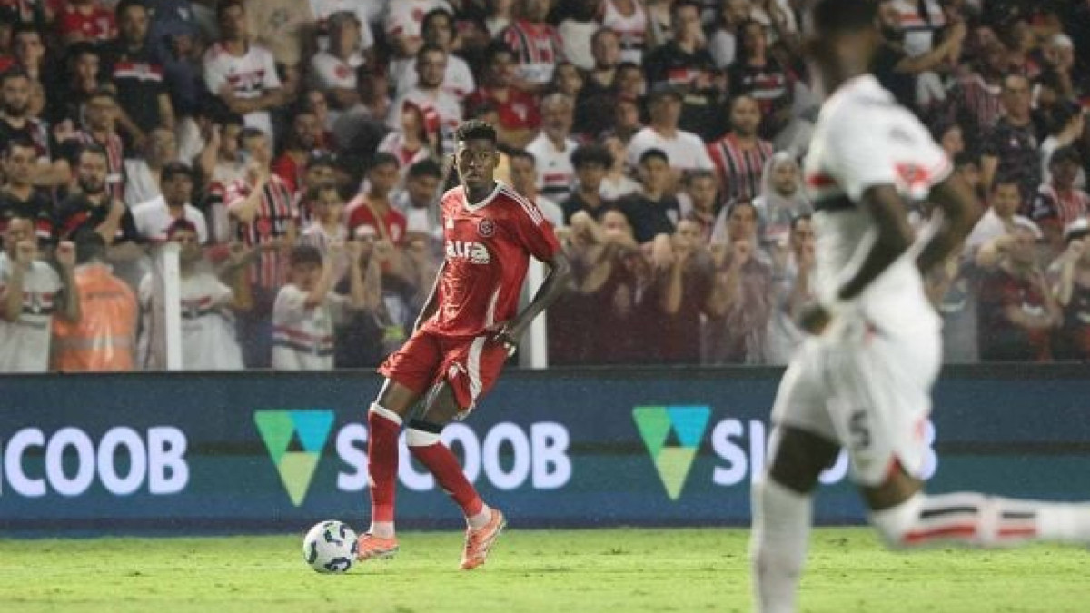 Sequência de três jogos sem vitória, desempenho frágil como visitante e perda de vantagem nos critérios de desempate deixam o time em frangalhos