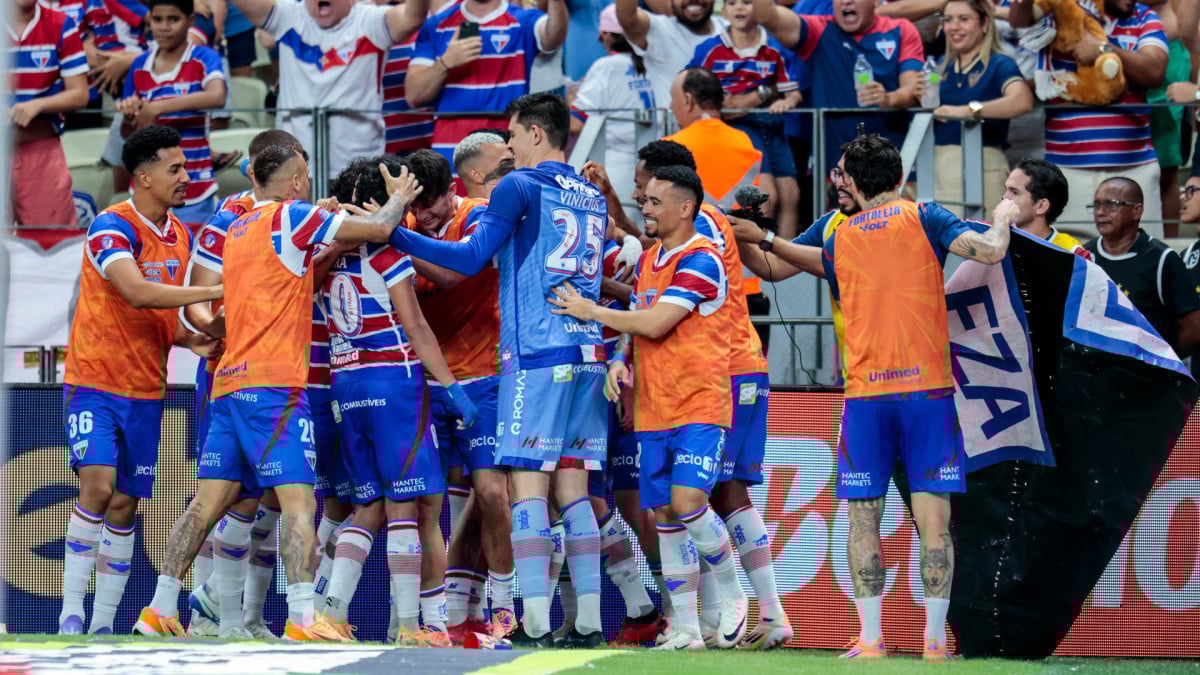 Jogadores do Fortaleza comemoram gol marcado diante do Corinthians






FORTALEZA, CEAR&Aacute;, BRASIL, 02-12-2025: Jo&atilde;o Dummar Neto e presidente Jos&eacute; Nunes, Alexandre Medina e Adriana Joca em Evento jantar da Enel com a presen&ccedil;a do Jornal O Povo no restaurante Pipo. (Foto: Samuel Setubal/ O Povo)























































































































