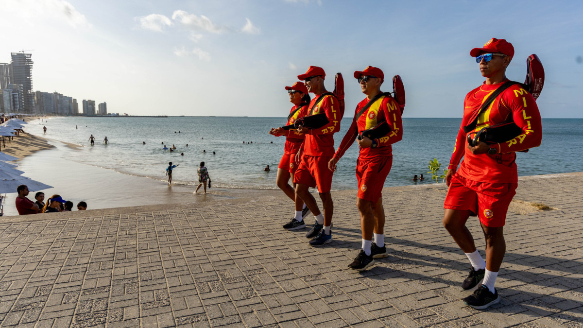 CBMCE amplia efetivo e postos de salvamento durante temporada de férias