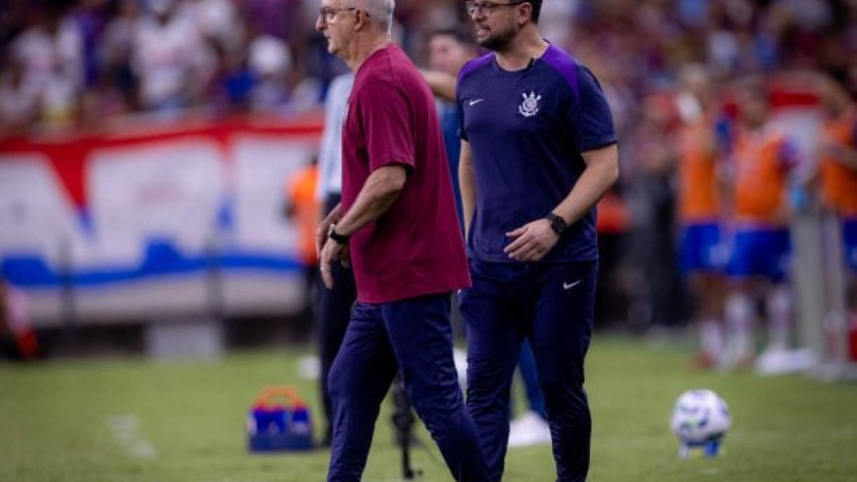 Técnico valoriza a atuação dos jovens do Timão, mas pontou a necessidade de novas peças para a próxima temporada