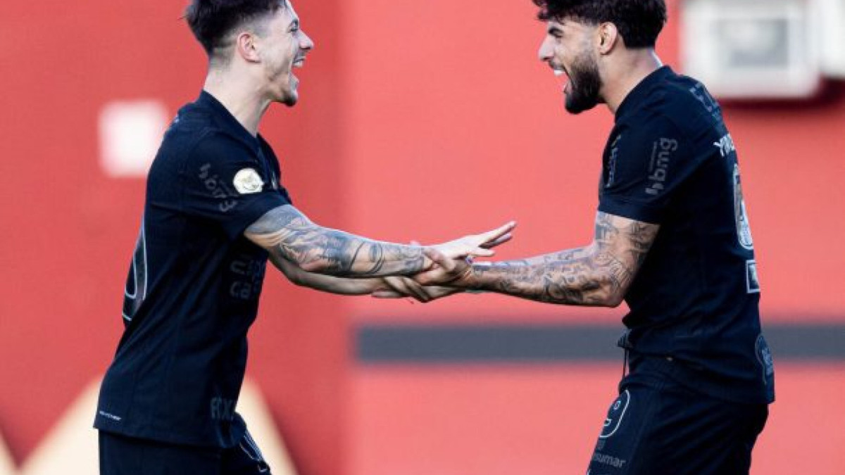 Dorival Júnior admite incerteza sobre a recuperação dos titulares, enquanto Memphis Depay avança no processo de transição física