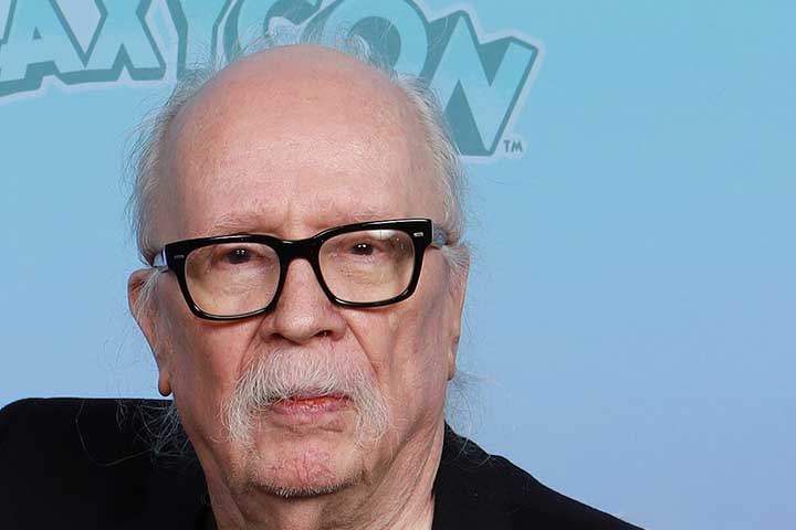 Com trilhas sonoras próprias e uma estética minimalista, Carpenter transformou o suspense em experiências visuais e auditivas icônicas.
