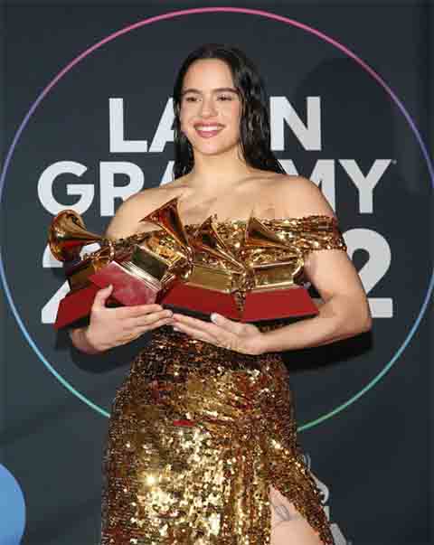 Em 2022, Rosalía lançou “Motomami”, seu álbum mais ousado e experimental até então. O disco recebeu ampla aclamação crítica e rendeu a ela o Grammy Latino de Álbum do Ano em 2022, além do Grammy Awards de 2023 na categoria de Melhor Álbum de Rock Latino ou Alternativo. 
