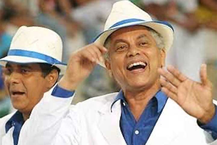 Recebeu diversos prêmios e honrarias, como o prêmio Shell de música popular brasileira, em 1992, o prêmio Apca de melhor show, em 1997, e a Ordem do Mérito Cultural do governo brasileiro, no ano de 2001.