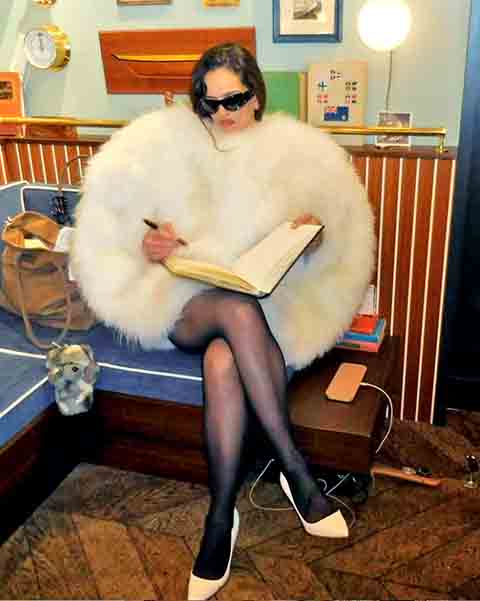 Atualmente, com o álbum Lux, Rosalía segue explorando novos formatos sonoros e reforçando sua reputação como uma artista que nunca se repete. 
