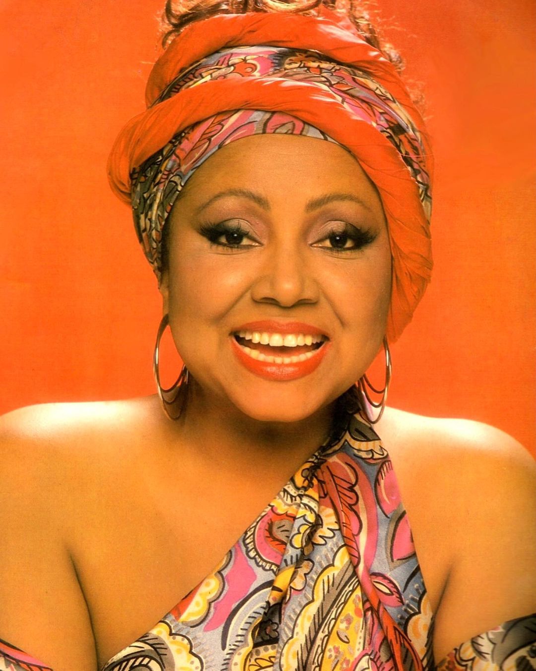 Ainda em 1987, lançou um álbum intitulado Resistência. Nele, estavam músicas que são entoadas até hoje pela população brasileira. A Marrom trouxe 'Meu vício é você' e 'Estranha loucura', que caíram no gosto popular e tornaram-se dois dos maiores sucessos da carreira da artista. 