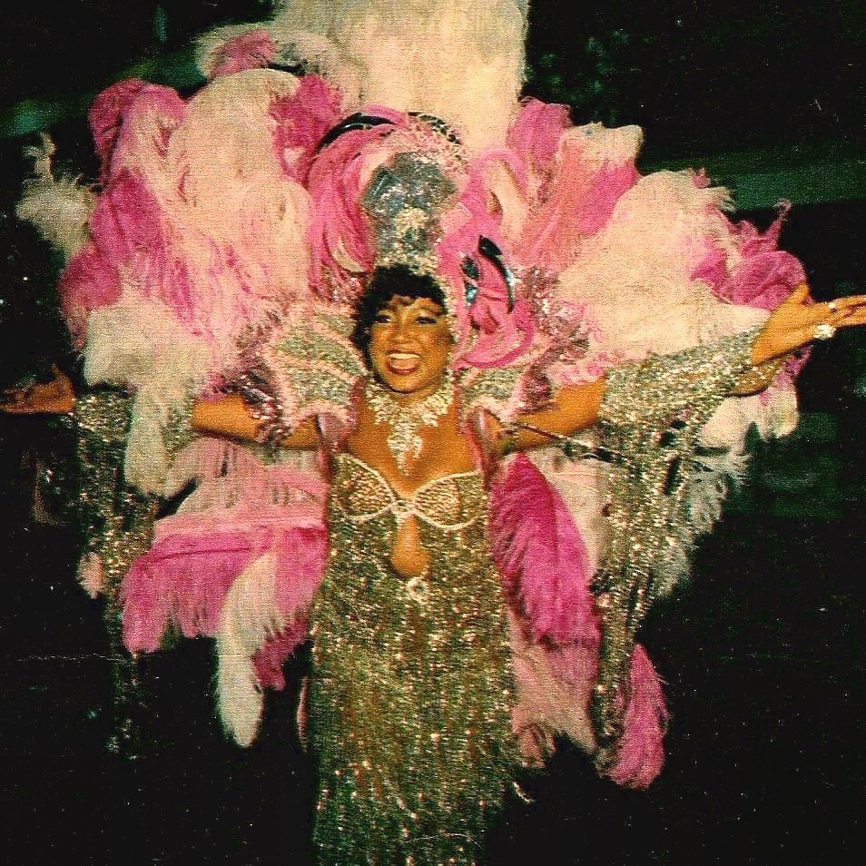 A cantora gravou mais um álbum na Philips antes de se transferir para a gravadora RCA. A partir de 1982, iniciou outra fase bem-sucedida da carreira, com ênfase em baladas românticas, que apresentaram maior diversidade rítmica e conquistaram um forte apelo popular.