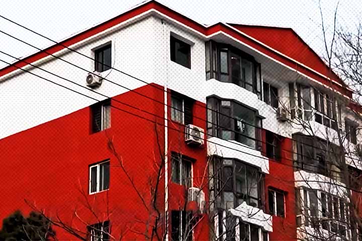 A diminuição da população ativa, aliada à queda na base de consumo, cria riscos diretos ao crescimento econômico, enquanto governos locais, já sobrecarregados por dívidas, enfrentam crescente pressão para atender à demanda por serviços sociais e previdência. 
