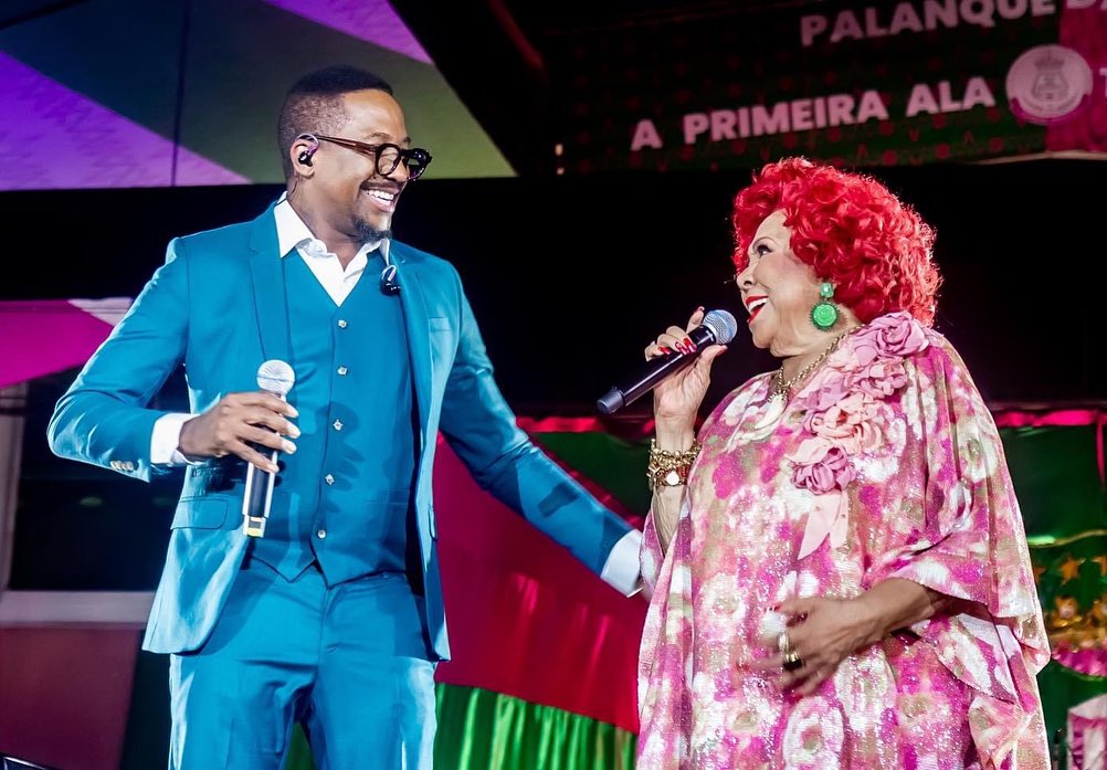 Alcione representou o Brasil em premiações importantes. Como o Grammy Latino, onde venceu a categoria Melhor Álbum de Samba/Pagode em 2003. Ela é vencedora do Press Awards, Academie Arts Science Lettres e recebeu homenagem no Women’s Music Events Awards.