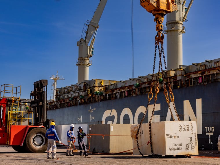 ￼EXPORTAÇÃO de rochas é feita pelo Porto do Pecém