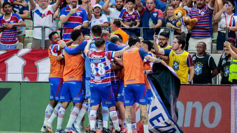 FORTALEZA, CEARÁ, BRASIL, 03-12-2025: Gol Herrera Fortaleza x Corinthians pelo Campeonato Brasilero serie A na Arena Castelão. (Foto: Samuel Setubal/ O Povo)







FORTALEZA, CEARÁ, BRASIL, 02-12-2025: João Dummar Neto e presidente José Nunes, Alexandre Medina e Adriana Joca em Evento jantar da Enel com a presença do Jornal O Povo no restaurante Pipo. (Foto: Samuel Setubal/ O Povo)























































































































 