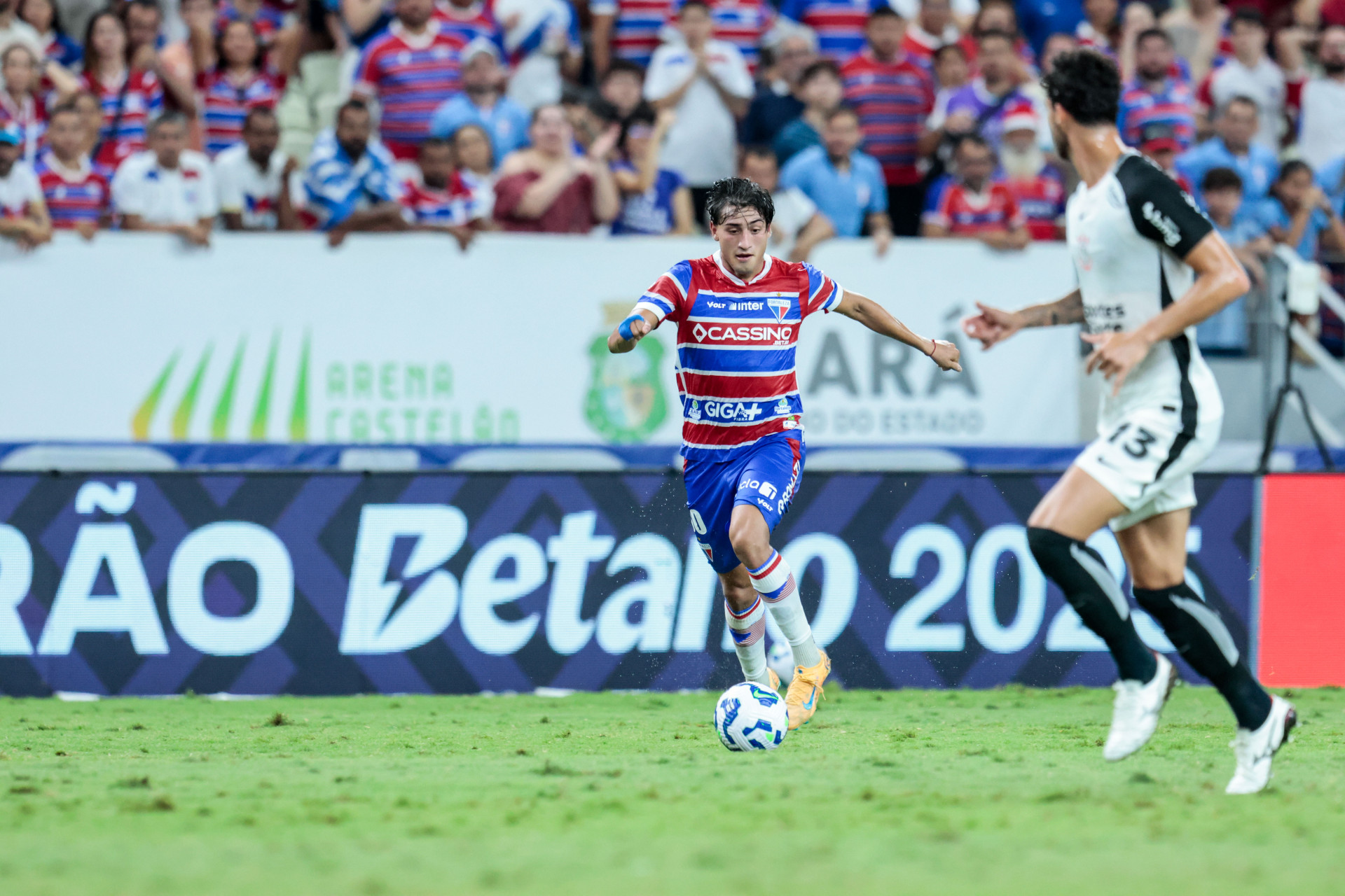 Atacante argentino Tucu Herrera tem contrato com o Fortaleza at&eacute; junho de 2030 (Foto: Samuel Setubal)