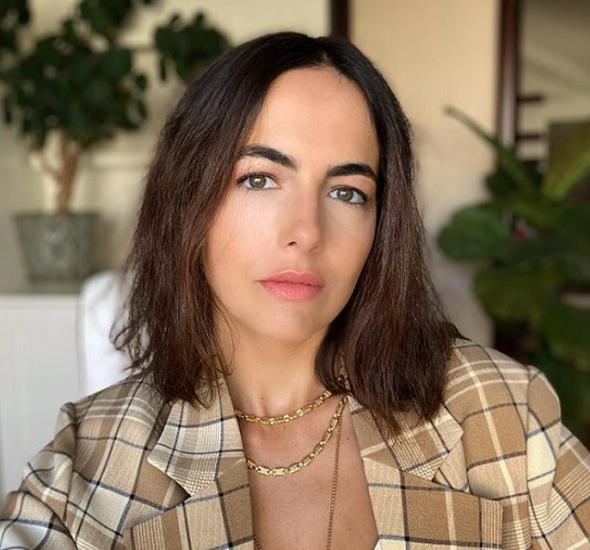 A atriz Camilla Belle, apesar de ter nascido nos Estados Unidos, é filha da empresária paulista Deborah Gould. Belle fala português e já revelou seu amor por vários aspectos do Brasil.