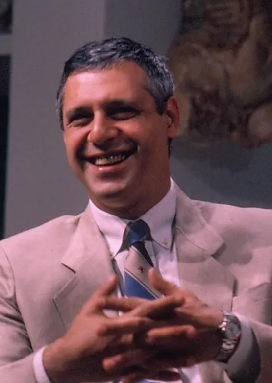 Ao longo de sua carreira, se consolidou como um dos maiores atores do país. Entre seus papéis mais marcantes estão o caminhoneiro Pedro na série Carga Pesada , o ambicioso Ivan em Vale Tudo, o professor gago Caio em Rainha da Sucata e o inescrupuloso Felipe Barreto em O Dono do Mundo.
