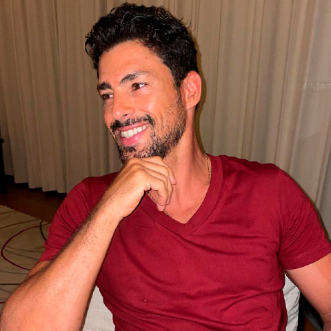 Ele também fez participações especiais em alguns programas de humor da emissora como Zorra Total (2003), Minha nada mole vida (2006), Casseta e Planeta (2010) e Tá no ar: a TV na TV (2016). Fez ainda muitos filmes e peças de teatro. Reymond acumula dezenas de indicações e prêmios como ator.