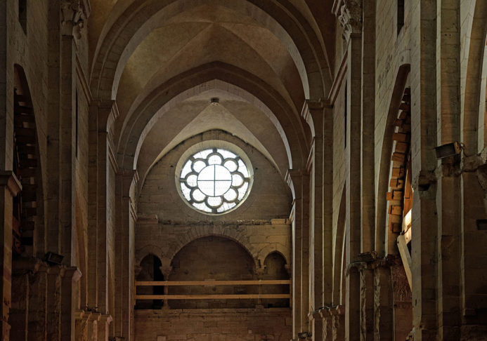 Arqueólogos que trabalhavam na restauração da Igreja de São Filiberto, em Dijon, na França, foram surpreendidos por uma descoberta impressionante.