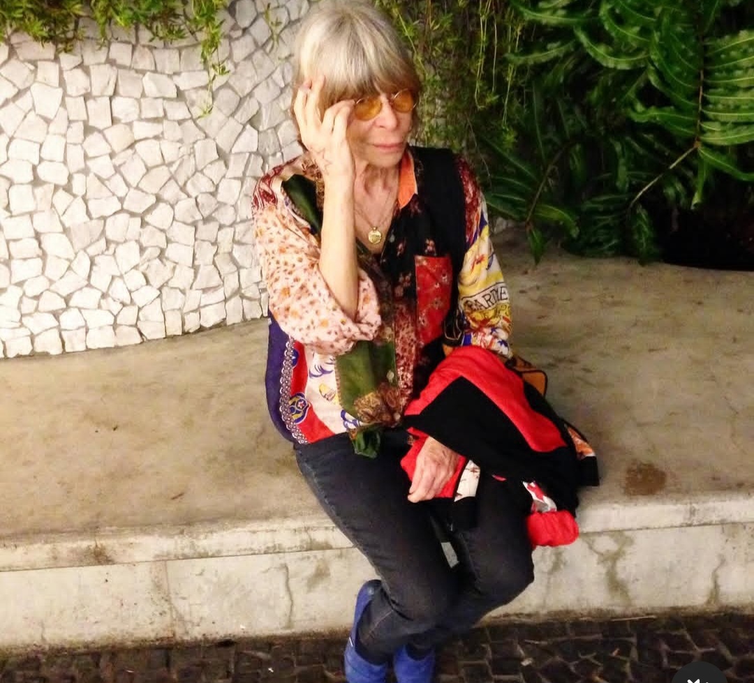 Ele também disse que, quando morrer, deseja ser cremado para ter suas cinzas depositadas na mesma urna da cantora. Nós éramos, e continuamos a ser, farinha do mesmo saco. É a melhor simbologia que posso oferecer, afirmou.
