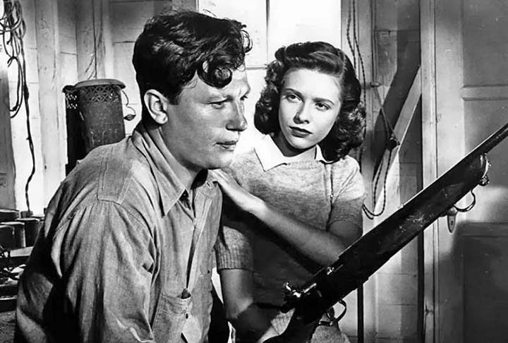 A produção do filme, um drama de guerra, é de Samuel Goldwyn.  A trama conta as histórias de Fred Derry,  Al Stephenson e Homer Parrish, personagem vivido por Harold. 