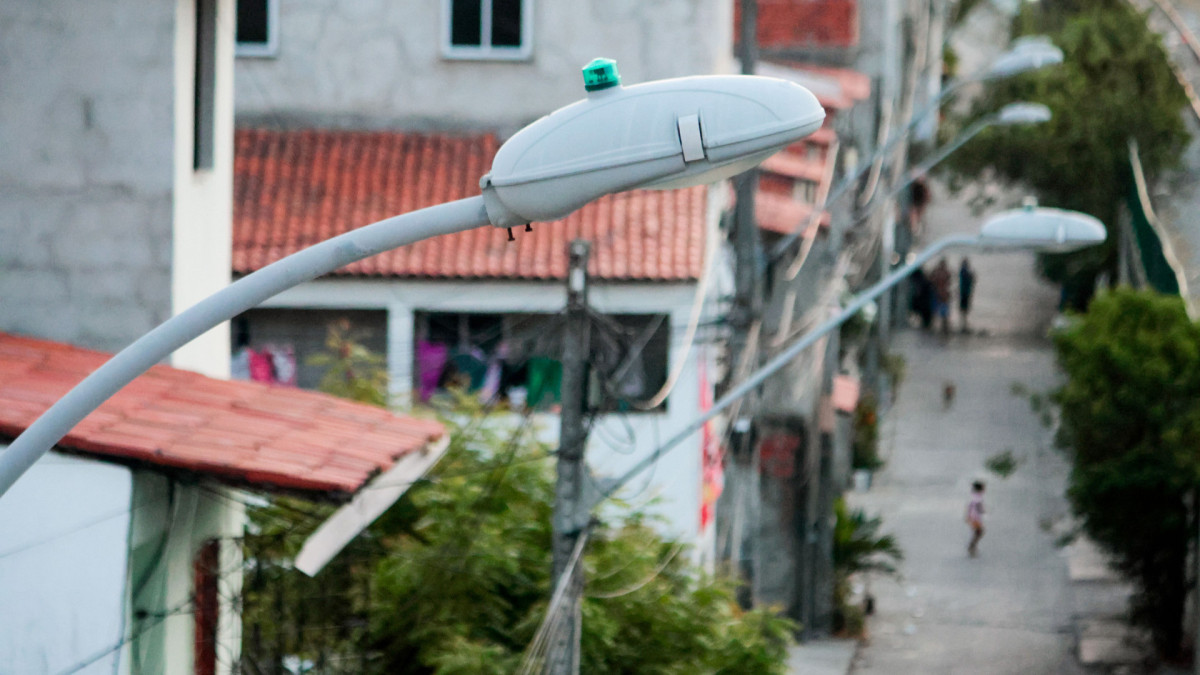 Prefeitura de Fortaleza firma concess&atilde;o de ilumina&ccedil;&atilde;o e sem&aacute;foros por R$ 4 bilh&otilde;es em contrato de 15 anos.