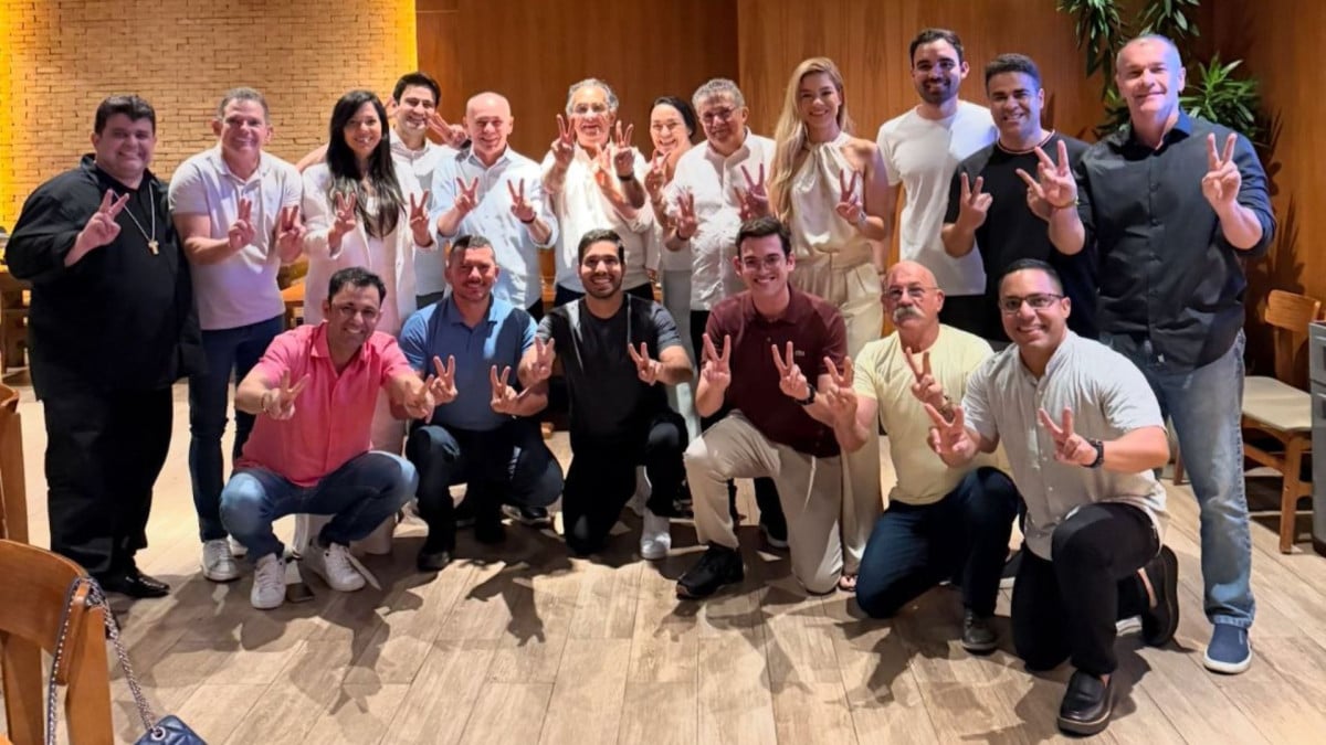 Deputados e vereadores do PL Ceará se reúnem no restaurante Coco Bambu, em Fortaleza, para confraternização e para discutir chapas estaduais e federais para 2026