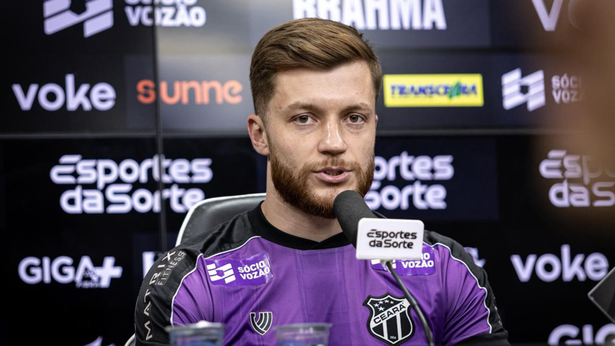 Willian Machado, zagueiro do Ceará, durante entrevista coletiva em Porangabuçu