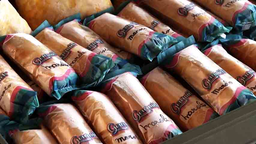 Os subprodutos deste fruto, como as cascas, sementes e folhas têm apresentado uma ampla gama de compostos bioativos. Entre eles, compostos fenólicos, alcalóides, carotenóides, fitoesteróis, fibras alimentares, vitaminas e minerais.