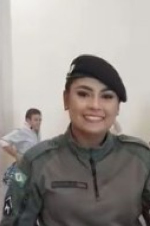 Larissa deixa tr&ecirc;s filhos. Ela havia perdido a irm&atilde; h&aacute; cinco anos, v&iacute;tima de feminic&iacute;dio e, atualmente, trabalhava na patrulha Maria da Penha, no combate a viol&ecirc;ncia contra a mulher (Foto: reprodu&ccedil;&atilde;o/arquivo pessoal )