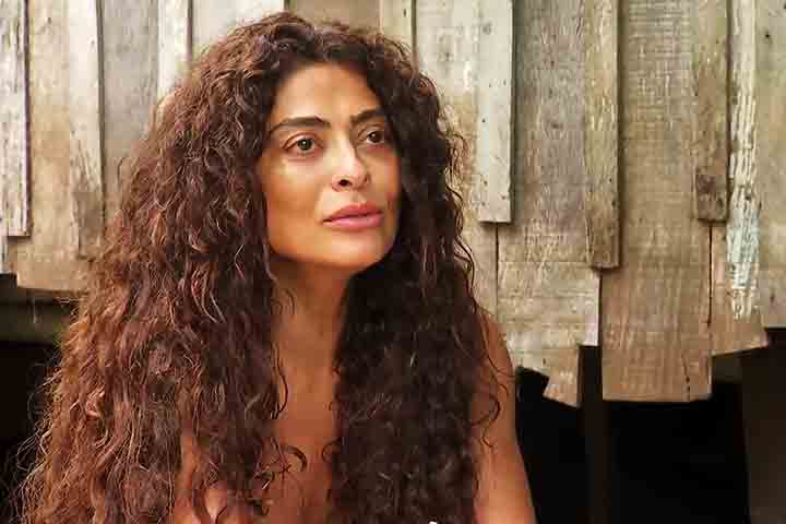 Juliana participou do remake de “Pantanal”, exibido em 2022, no qual viveu Maria Marruá. Esse foi seu último trabalho em novelas durante o período em que manteve contrato fixo com a TV Globo.
