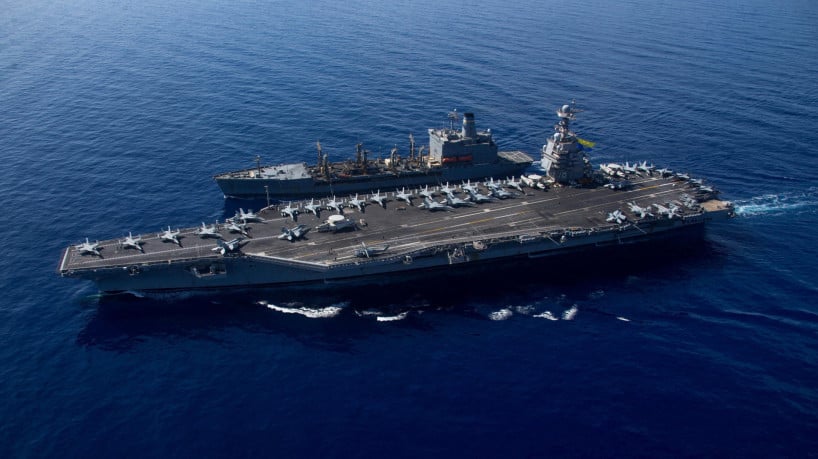 O porta-aviões USS Gerald R. Ford, o maior da Marinha americana, estava a cerca de 120km ao sul da República Dominicana em 27/11, aproximadamente 700km da costa venezuelana 