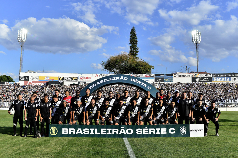 Ponte Preta conquistou o primeiro t&iacute;tulo nacional de sua hist&oacute;ria ao bater o Londrina na final da S&eacute;rie C(Foto: Marcos Ribolli/Ponte Preta)