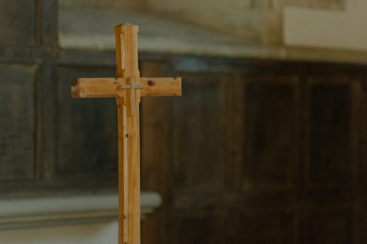 Na época, a Itália passava por um período de grande tensão social e política, marcado por sentimentos anticatólicos e um crescimento do ocultismo como forma de confrontar a Igreja.