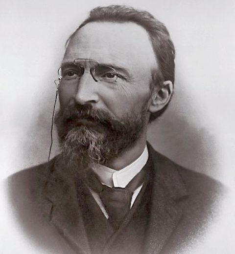 Foi nesse período que Longo se afastou da fé e se aproximou do satanismo.