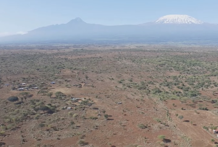 Com cerca de 500 metros de altitude, o vulcão está localizado na região de Afar, parte do complexo geológico do Vale do Rift.
