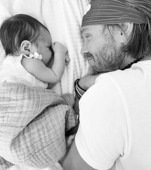 Eu lembro de ver meu pai o mais fraco que já vi e um padre no pé da minha cama e estavam falando sobre os últimos direitos e essas coisas, disse ele.