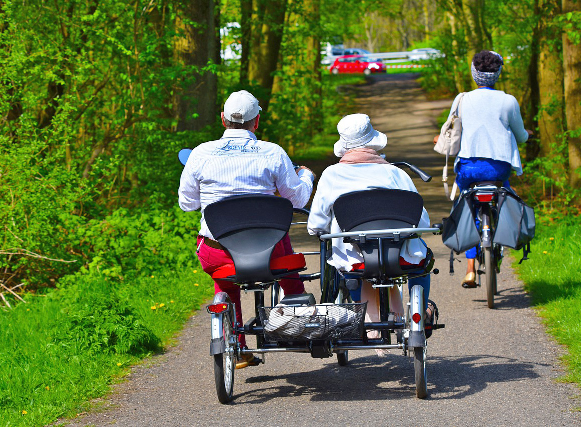 No Brasil, são cerca de 1,2 milhão de pessoas com Alzheimer. A estimativa é de que 100 mil novos diagnósticos são feitos anualmente. Estudos indicam que de 90 a 95% dos casos são em idosos. 