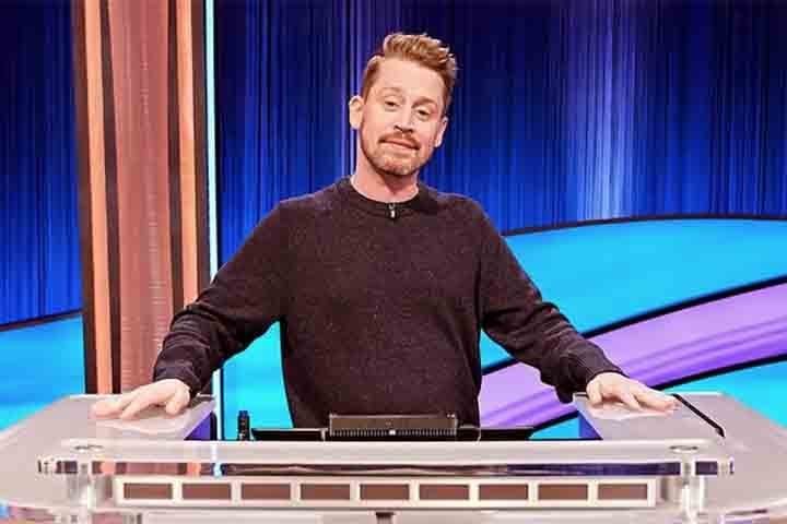 Macaulay Culkin disse à People que os filhos assistem ao filme “Esqueceram de Mim” com frequência e que adoram o filme, mas eles não fazem ideia de que ele é o Kevin. 
