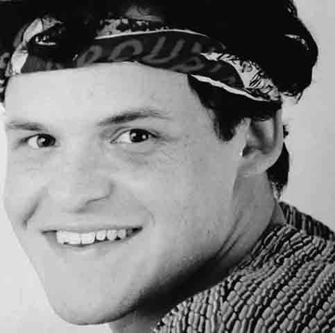 Ganhou notoriedade, em 1992, com a peça Livro de Jó. Assim, foi agraciado com o Troféu APCA de Melhor Ator em Teatro, o Prêmio Shell de Melhor Ator e o Troféu Mambembe.