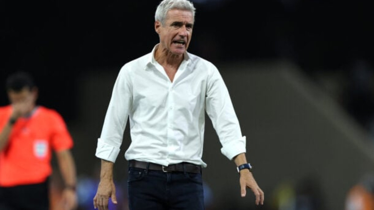 Gestão de Odorico Roman pretende iniciar conversas com português, ex-Botafogo, nas próximas semanas para ser o substituto de Mano Menezes