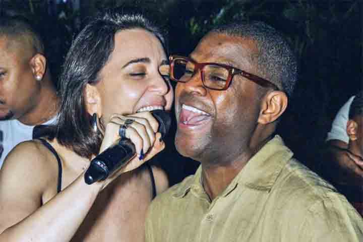 No álbum, Roberta Sá interpreta músicas de nomes consagrados da música brasileira, como Chico Buarque (“Pelas Tabelas”), Paulinho da Viola (“Valsa da Solidão”) e Marcelo Camelo (“Casa Pré-Fabricada’). 
