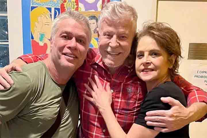 No cinema, recebeu em 2009 o prêmio de Melhor Ator no Festival de Cinema Brasileiro de Los Angeles, pelo filme “Bellini e o Demônio”, baseado em livro de Tony Bellotto. 
