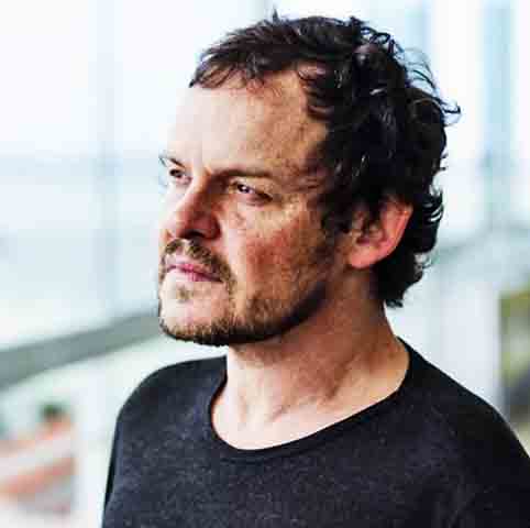 Como diretor, se destacou no drama A Festa da Menina Morta. O filme ganhou repercussão internacional sendo exibido no Festival de Cannes, na França. Esteve em no obra O Bem-Amado, que mais tarde tornou-se minissérie na TV Globo.