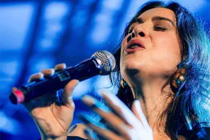 A cantora Roberta Sá irá lançar no dia 12 de dezembro de 2025 o projeto audiovisual “Tudo que Cantei Sou”, registrado em uma apresentação sem público na Casa de Francisca, em São Paulo. 
