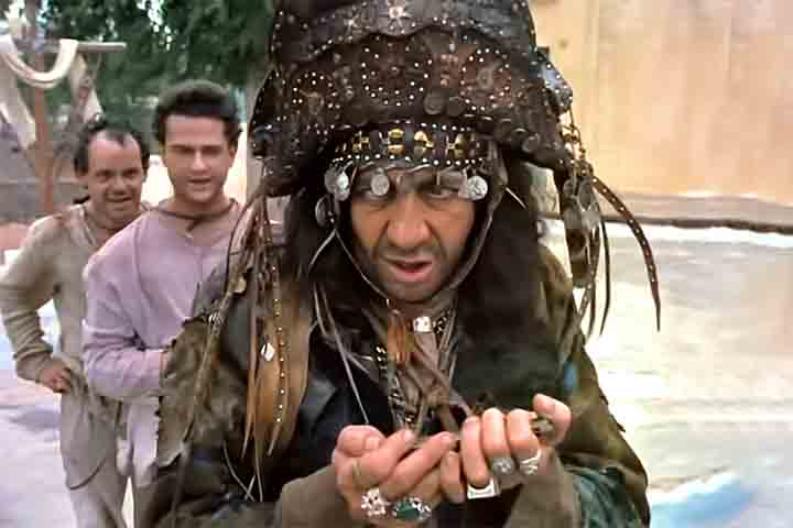 No cinema, sua filmografia inclui produções clássicas e diversificadas, como Carlota Joaquina, Princesa do Brazil (1995), “O Auto da Compadecida” (2000), “Lisbela e o Prisioneiro” (2003), “Irma Vap – O Retorno” (2006) e, mais recentemente, “Greta” (2019). 
