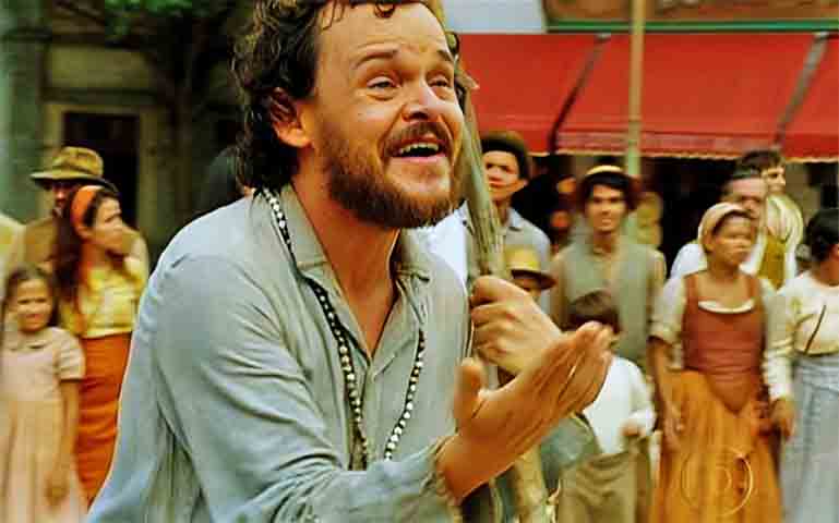 O ator retornou às telenovelas após seis anos em Cordel Encantado, enquanto fez Febre do Rato nos cinemas. Na sequência, emendou trabalhos como Serra Pelada (filme), O Inventor de Sonhos (filme) e Cidade de Deus — 10 Anos Depois (documentário).